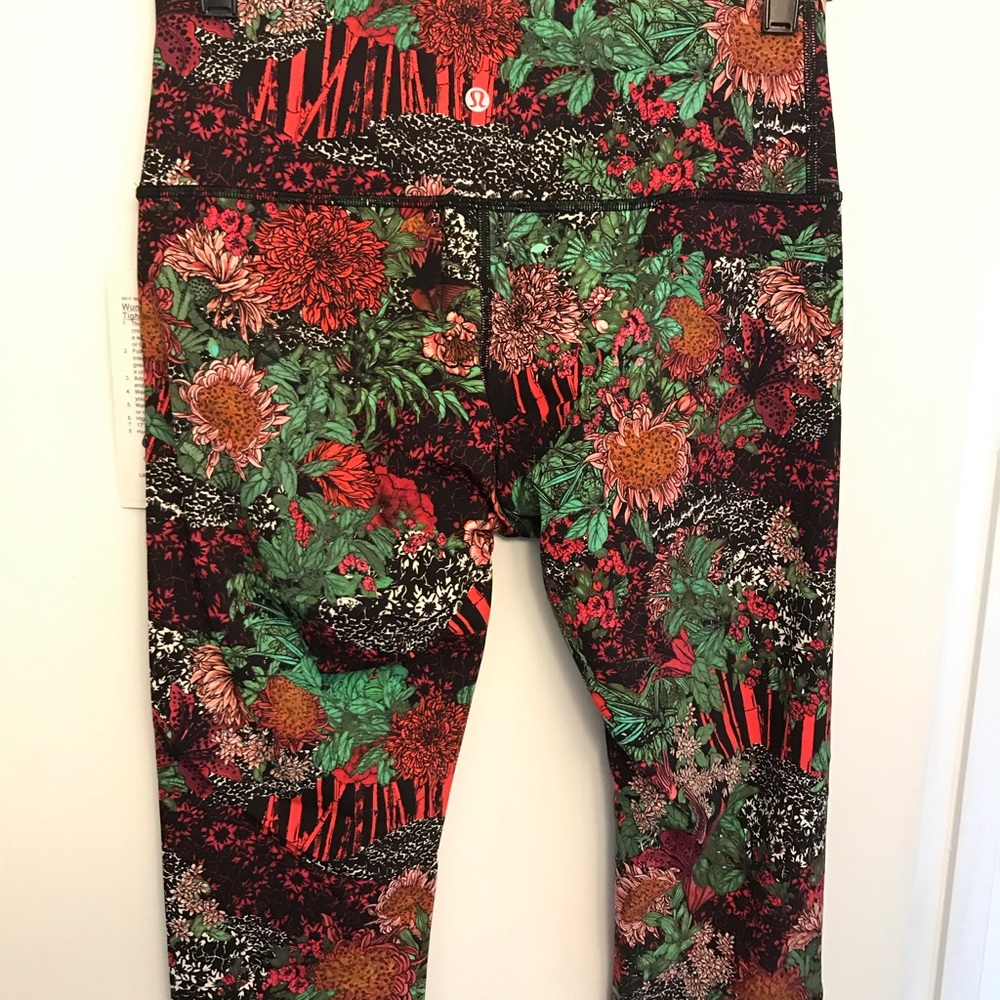 Lululemon cropped tight